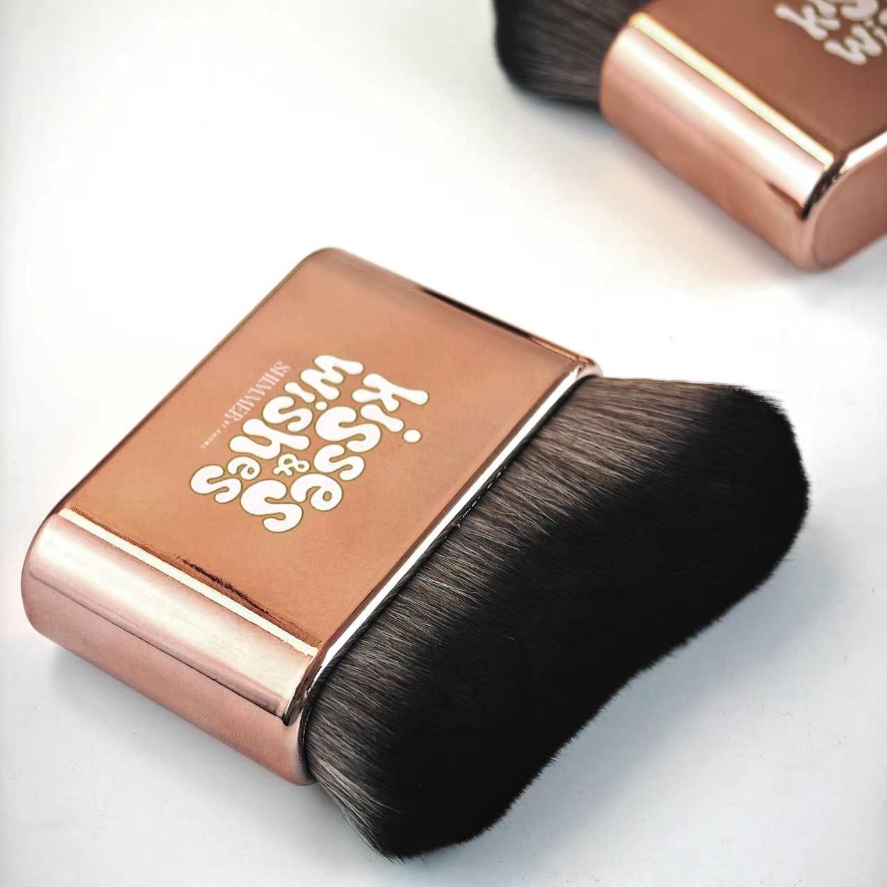 KISSES AND WISHES APPLICATOR