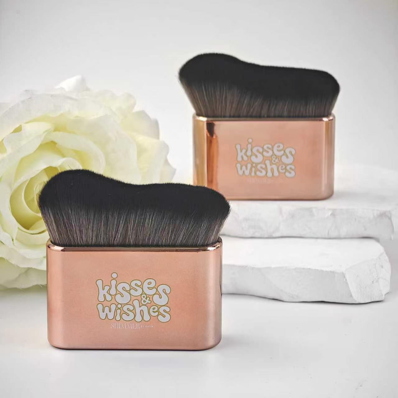 KISSES AND WISHES APPLICATOR